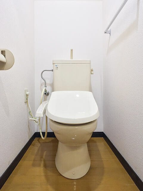 トイレ　写真は別号室イメージの為、現状を優先致します