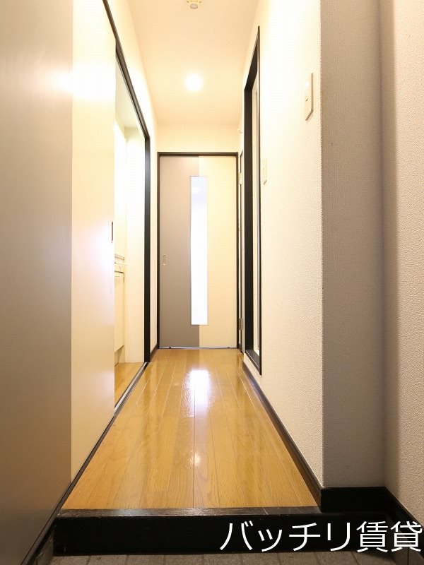 玄関　写真は別号室イメージの為、現状を優先致します