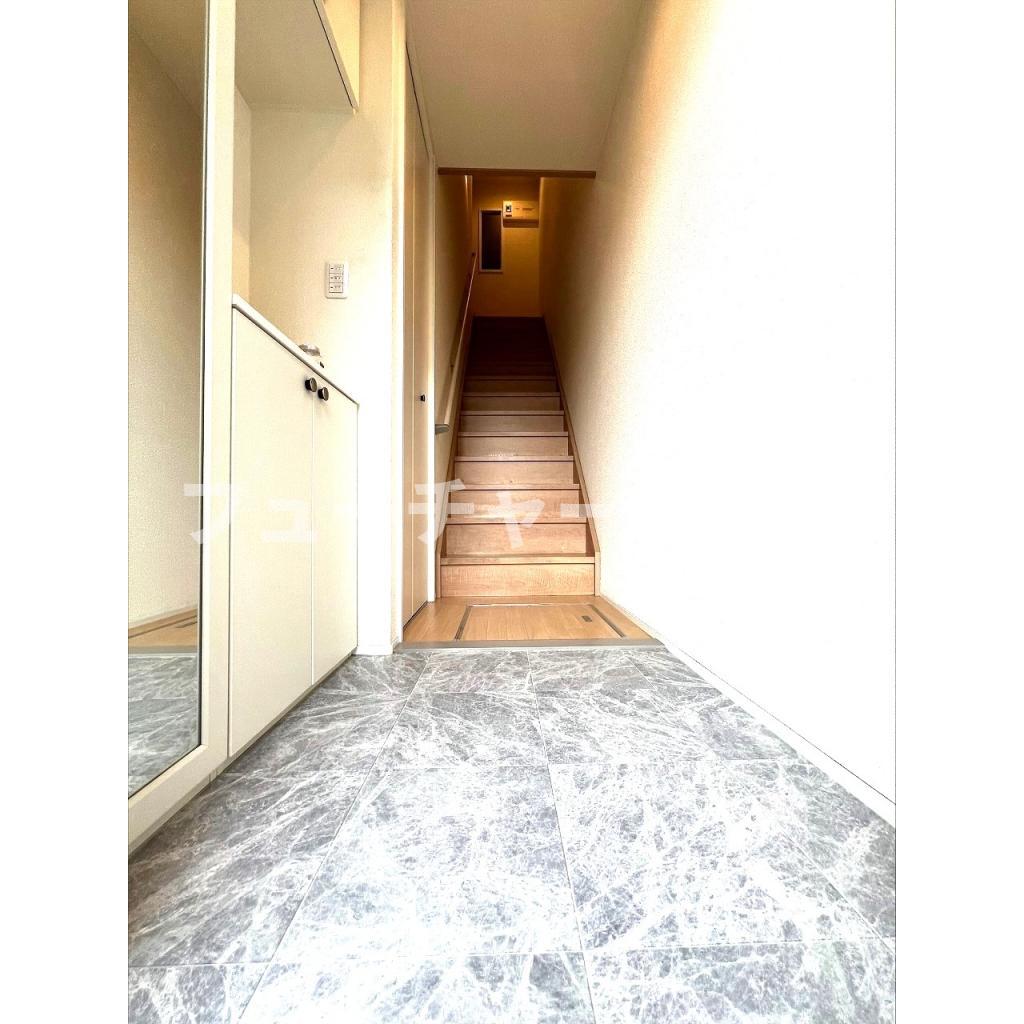 玄関　収納もある玄関です