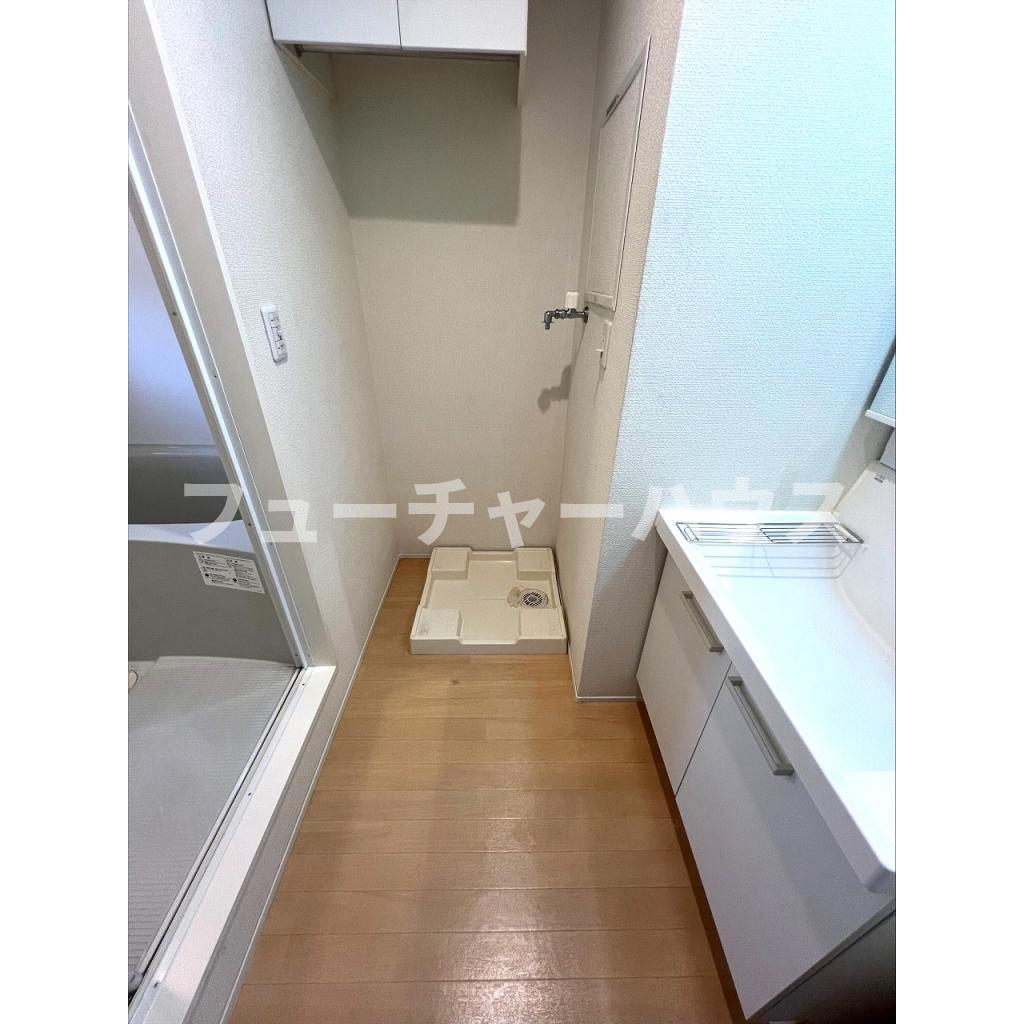 その他　明るい洗面所です