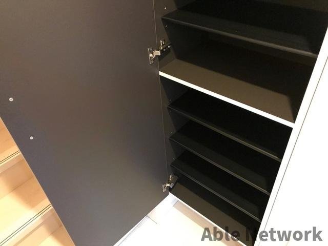 玄関　シューズボックス付き