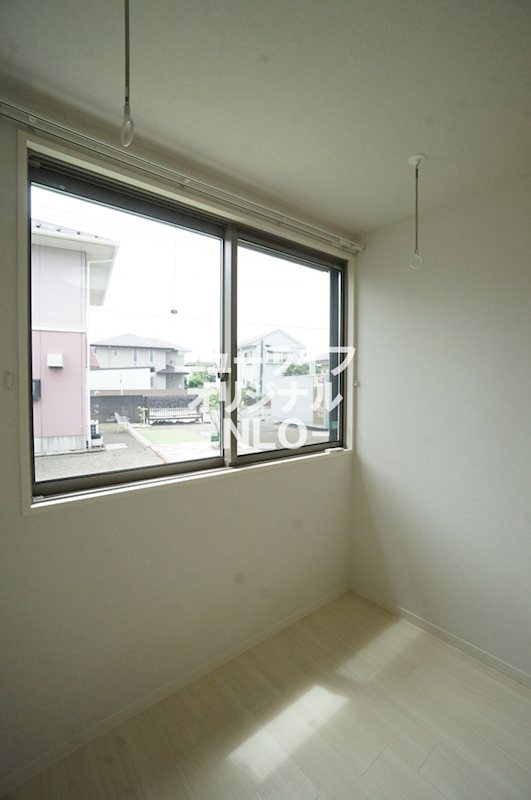 その他設備　雨の日や花粉の季節に助かる室内物干し設置済み☆