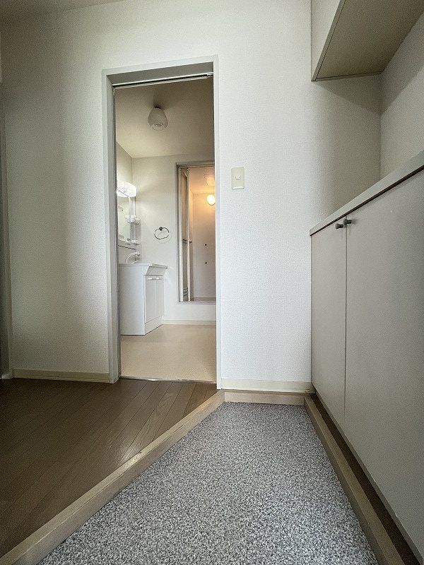 玄関　別部屋写真を使用しています。