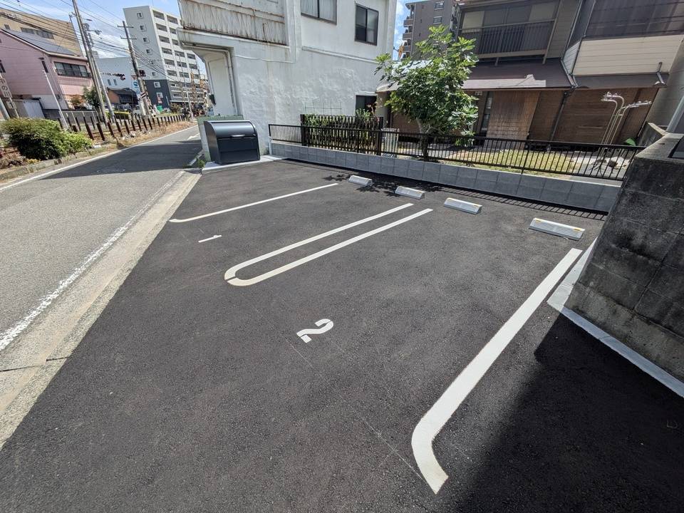 駐車場　駐車場