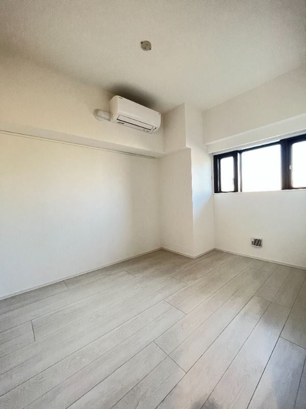 その他部屋・スペース　広くて明るい寝室