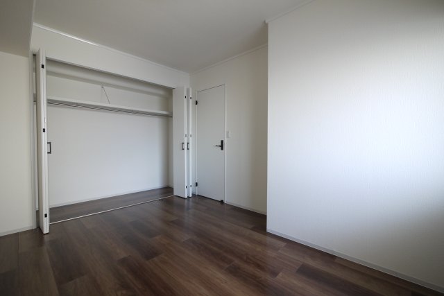 収納　※写真は別の部屋のものです。