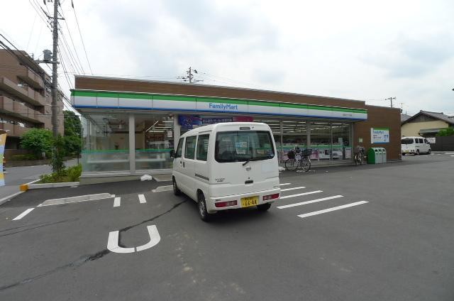 コンビニ　ファミリーマート（コンビニ）まで215m