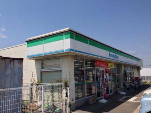 コンビニ　ファミリーマート 川島正直店（コンビニ）まで5707m