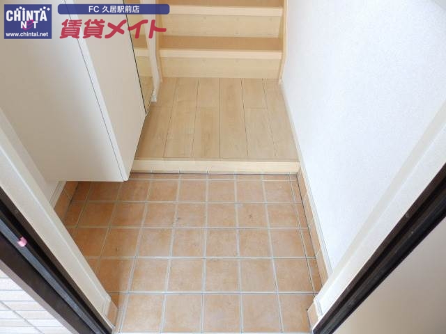 玄関　同タイプの画像です