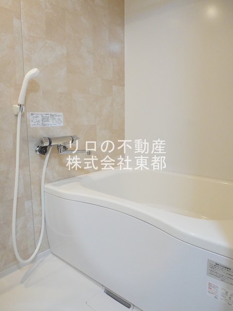 バス・シャワールーム　浴室には乾燥機が付いているので、１人暮らしでも安心です☆