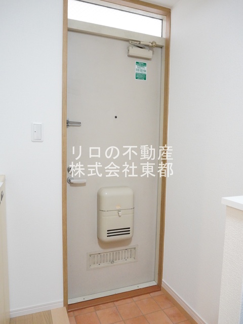 玄関　下駄箱がついているので、片付いた玄関をキープできます！