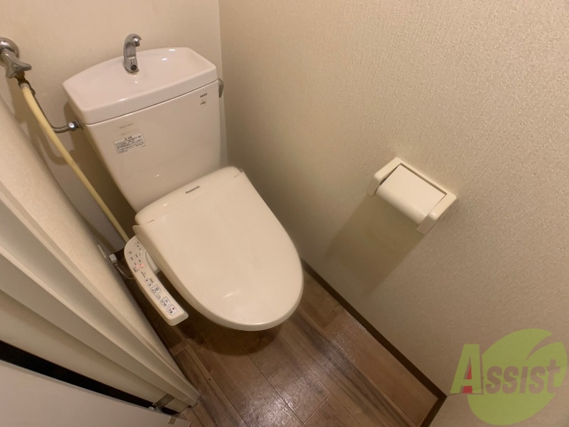 トイレ　ウォシュレット機能がついたトイレ。安心して使用できますね。