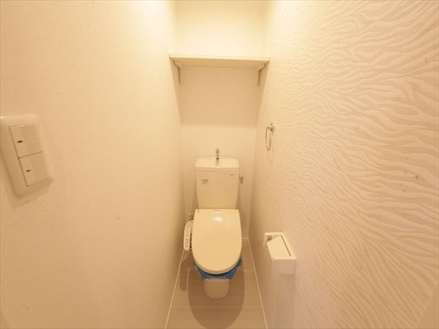 トイレ　温水洗浄便座付トイレ