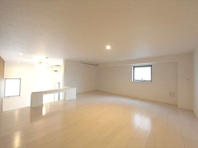 その他部屋・スペース　ロフト6.3帖　窓付（換気良好）