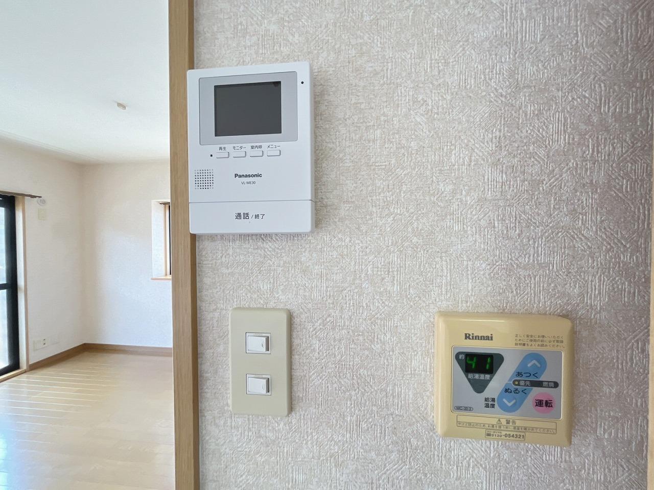 その他設備　モニター付きインターフォン完備・給湯パネル