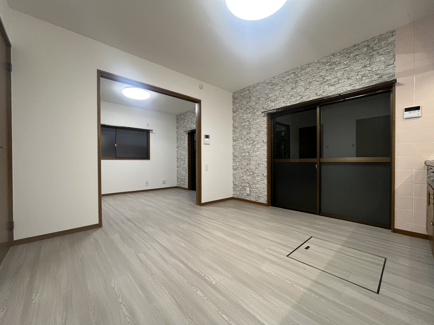 千鳥が丘2丁目戸建の居間写真