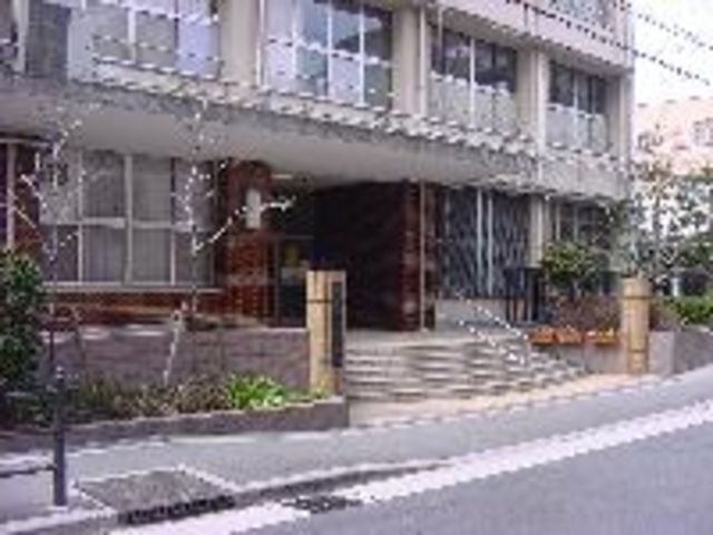 中学校　大阪市立蒲生中学校（中学校）まで556m