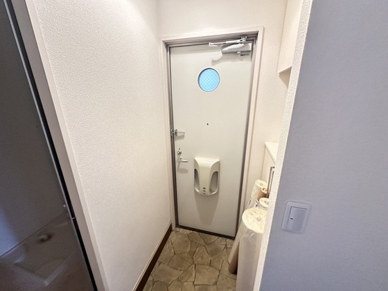 玄関　※別部屋の写真です