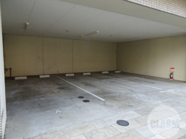 駐車場　敷地内駐車場