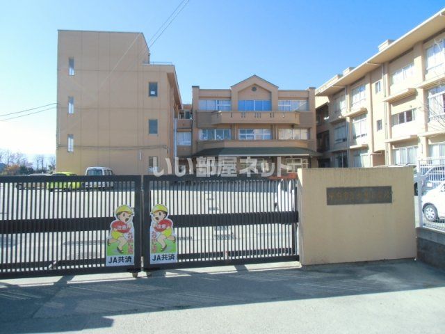 小学校　甲府市立大里小学校（小学校）まで466m