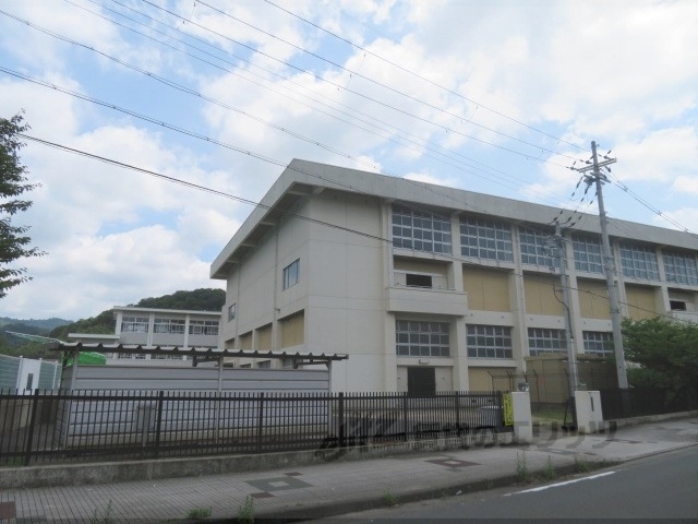小学校　新舞鶴小学校（小学校）まで600m