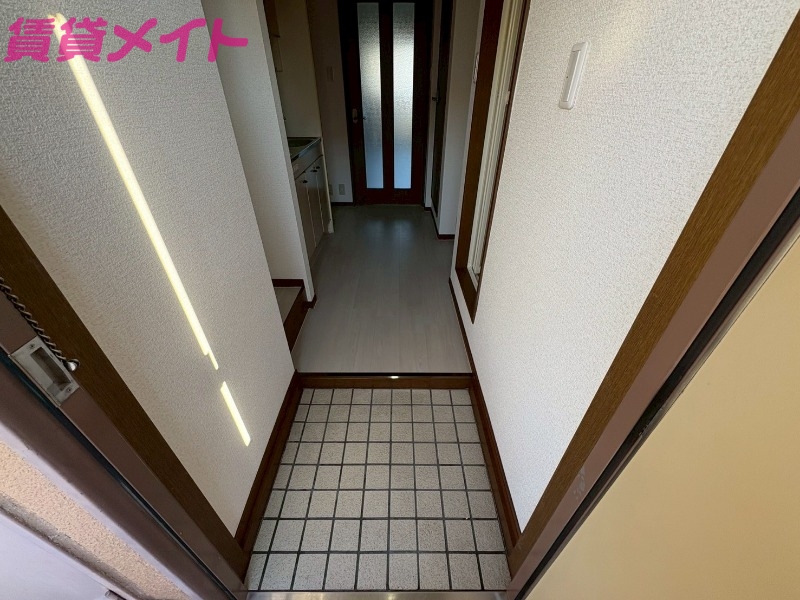 玄関　同型反転タイプです