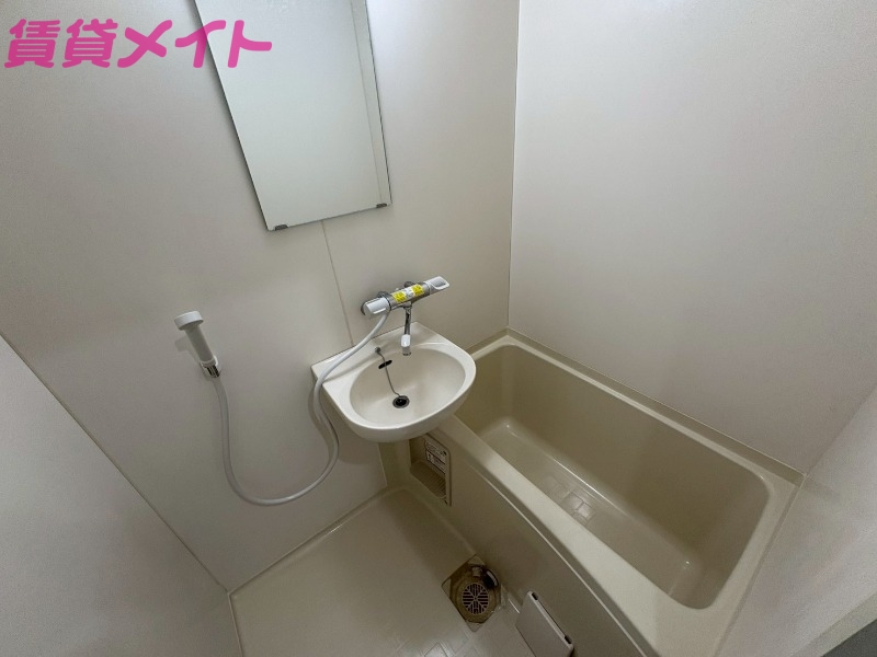 バス・シャワールーム　同型反転タイプです
