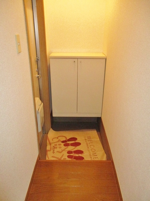 玄関　下駄箱付き玄関※同タイプ参考写真