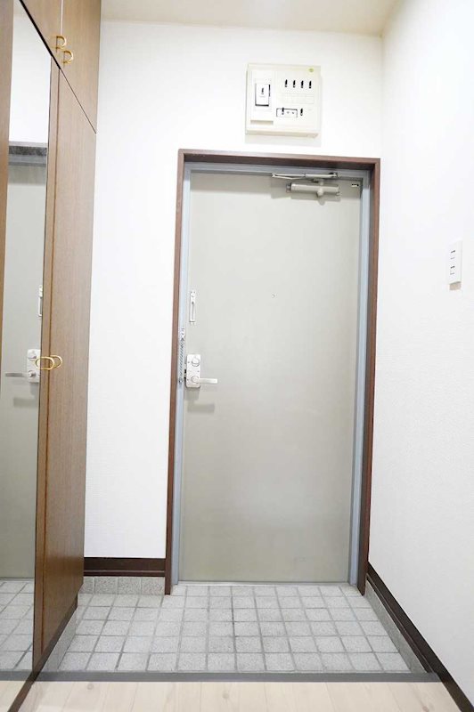 玄関　玄関収納あり