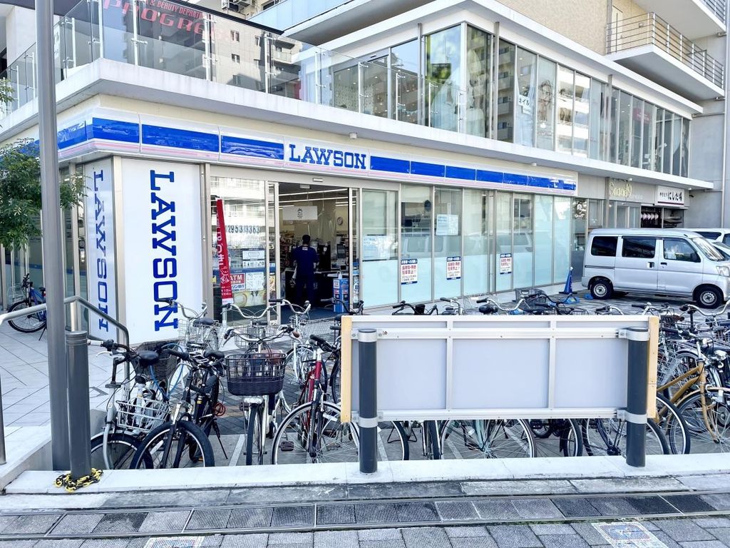 コンビニ　ローソン狭山市駅西口店（コンビニ）まで750m