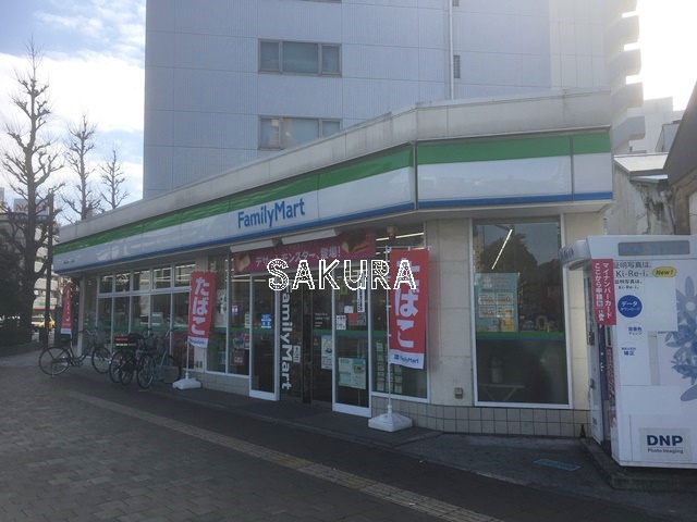 コンビニ　ファミリーマート 川崎貝塚一丁目店（コンビニ）まで206m