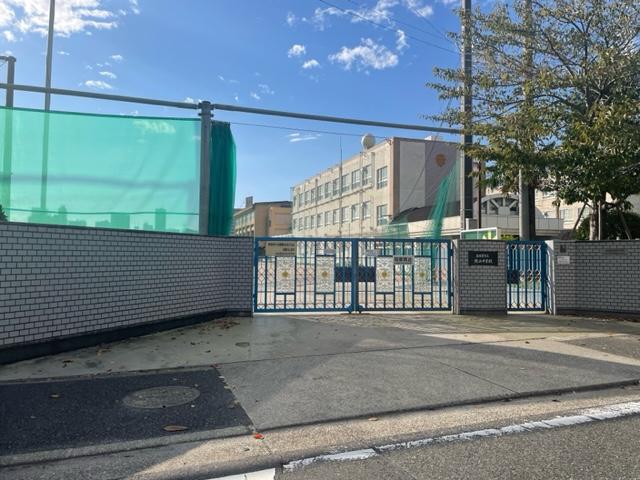 中学校　名古屋市立北山中学校（中学校）まで1118m