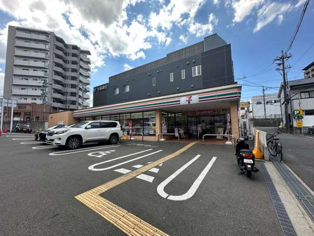 コンビニ　セブン－イレブン枚方牧野阪２丁目店（コンビニ）まで681m