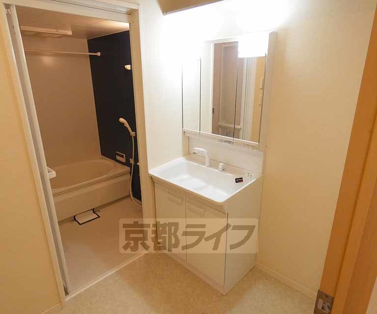 洗面設備　独立洗面台です。