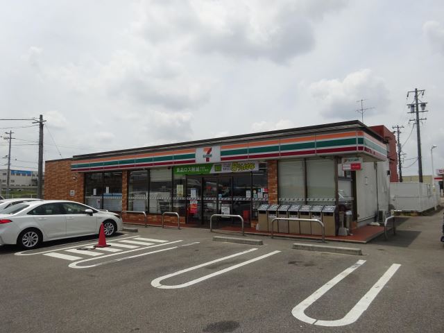 コンビニ　セブンイレブン（コンビニ）まで490m