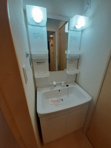 洗面設備　使いやすい洗面所です