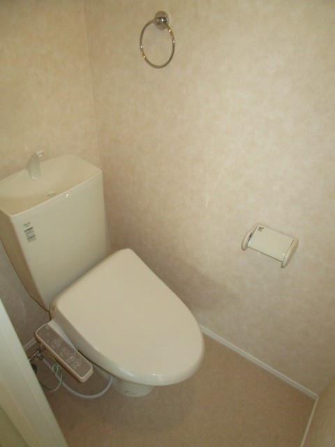 トイレ　同施工会社のイメージ写真となります。現地優先