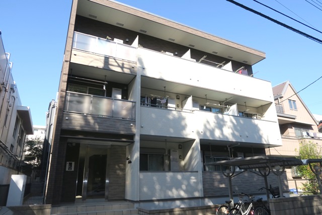 建物外観　★木造２×４構造・３階建て！外観画像です★