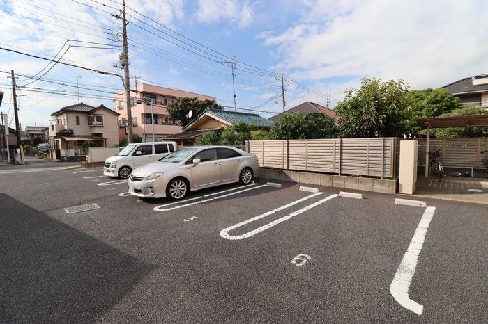 駐車場　駐車場