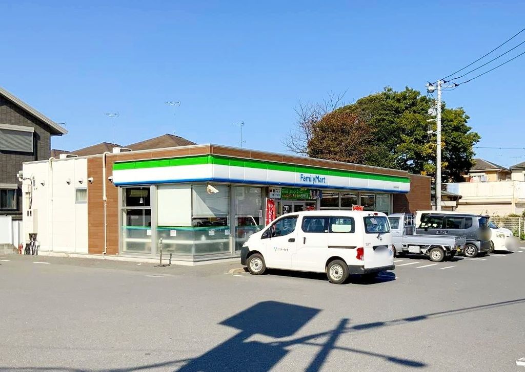 コンビニ　ファミリーマート四街道中央店（コンビニ）まで90m
