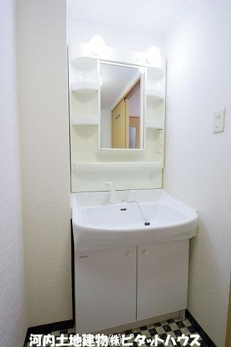 洗面設備　類似室内