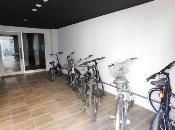 エントランス　屋内駐輪場