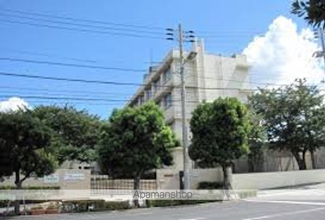 中学校　築港中学校（中学校）まで4928m