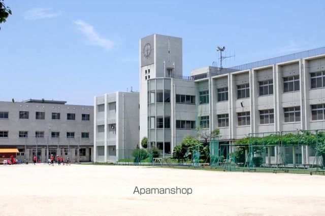小学校　築港小学校（小学校）まで4871m