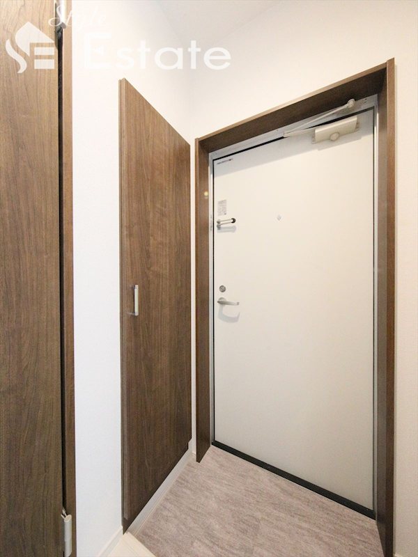 玄関　同仕様内装