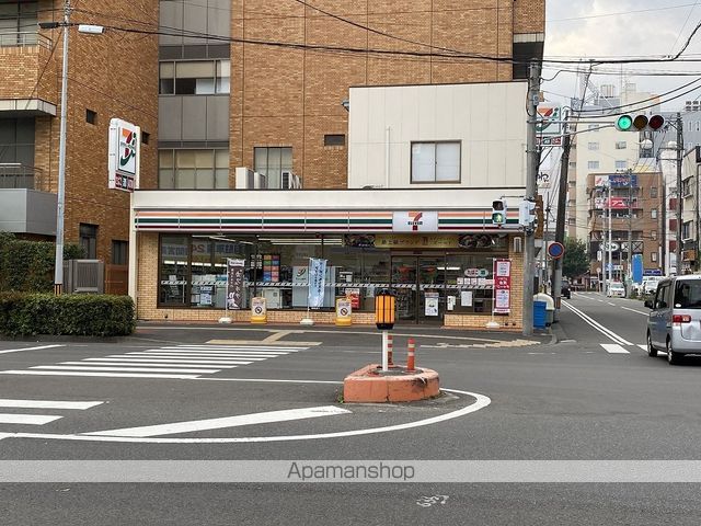コンビニ　セブンイレブン（コンビニ）まで203m