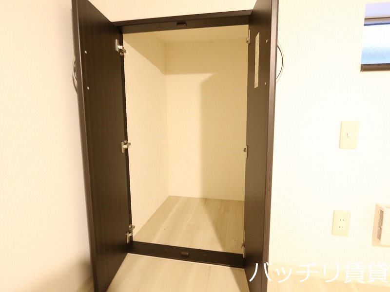収納　画像は別号室の為、現状優先になります。