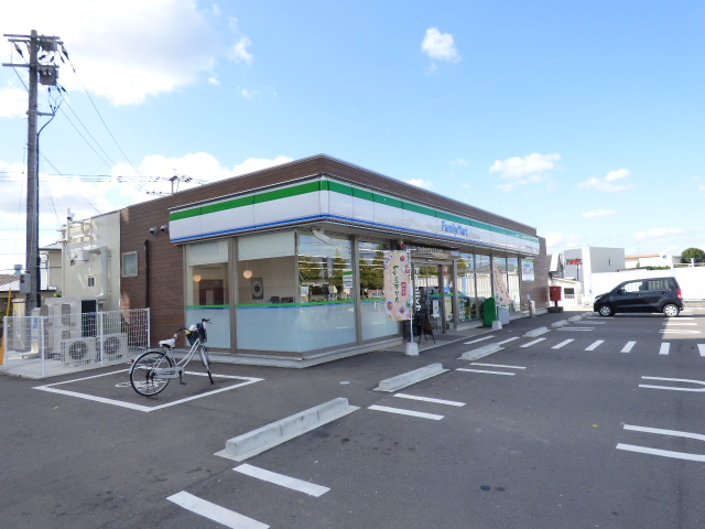コンビニ　ファミリーマート大村杭出津一丁目店（コンビニ）まで515m