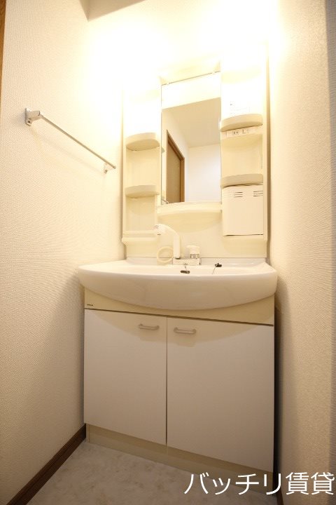 洗面設備　同型タイプの為、現状を優先致し