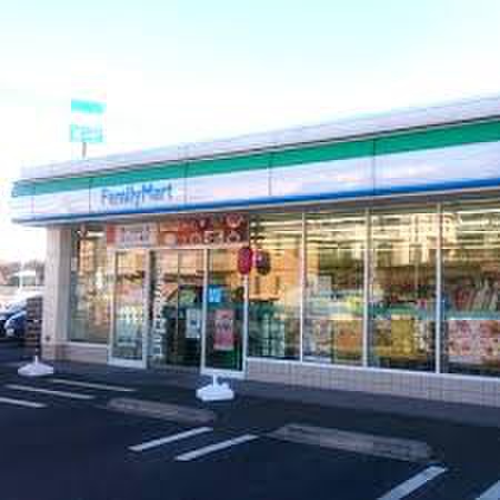 コンビニ　ファミリーマート 鶴見寛政町店（コンビニ）まで550m